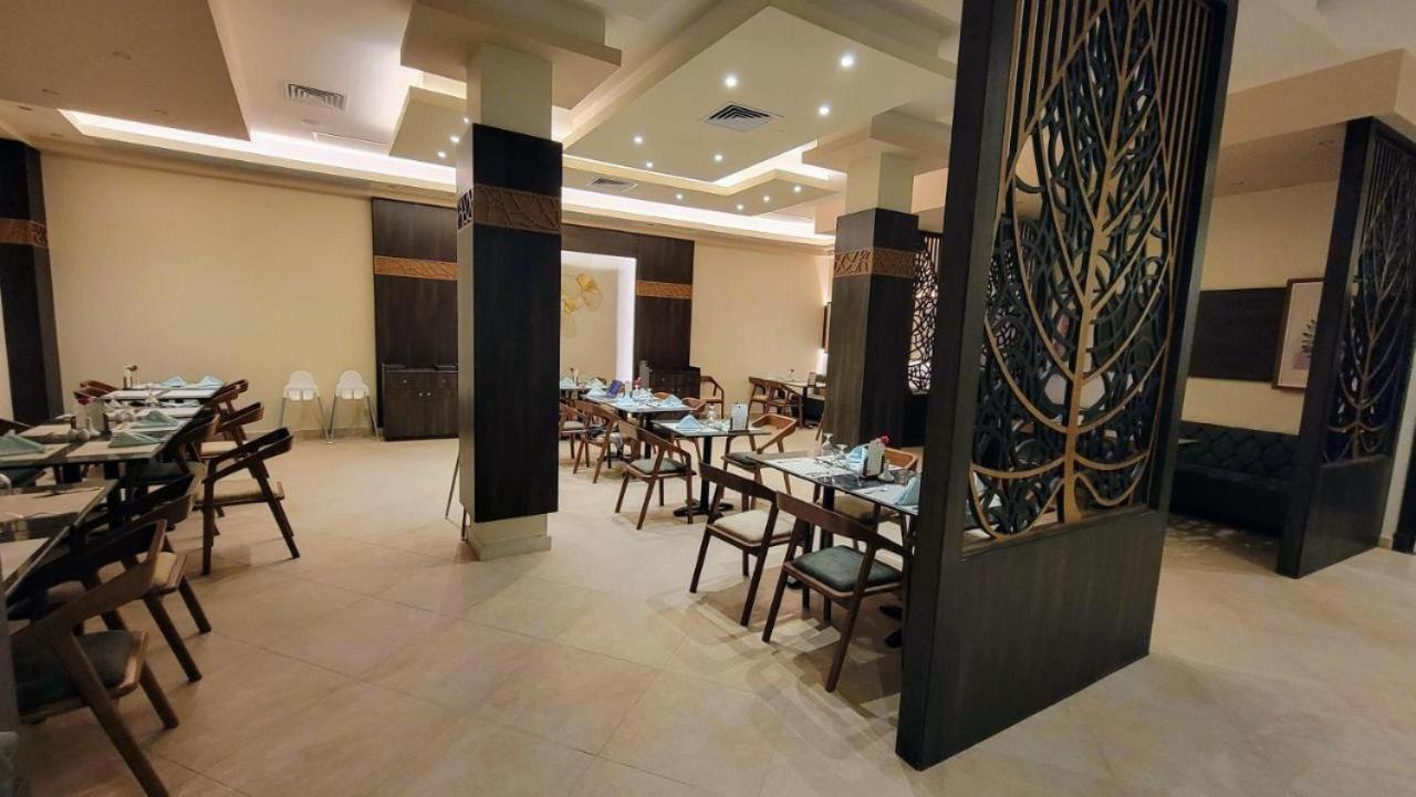 Oyster Bay Beach Resort 아부 다밥 외부 사진